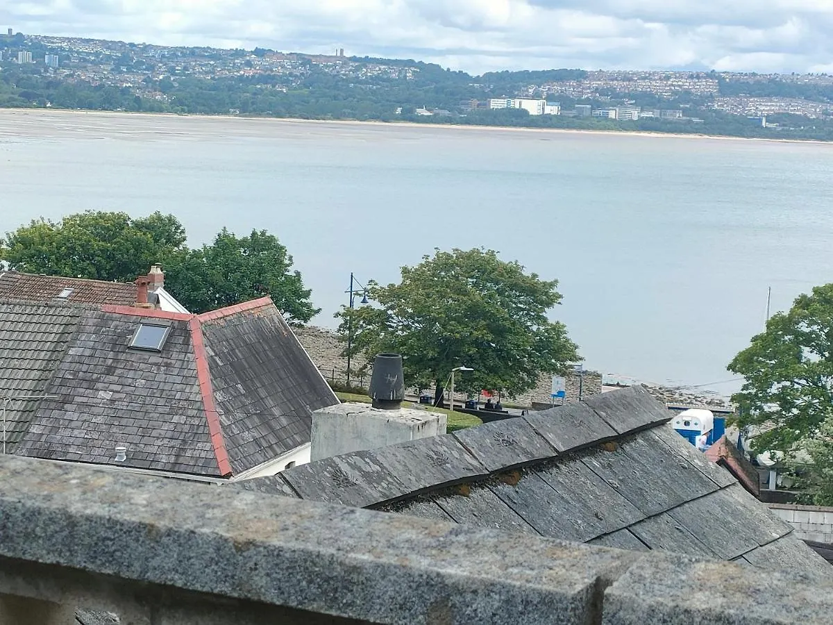 Holiday home Fishermen'S Cottage With Log Burner, 2 Bathrooms & Sea Views From Garden Terraces The Mumbles