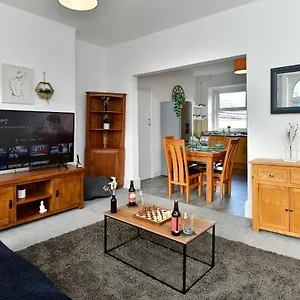 Spacious 2 Bedroom In The Heart The Mumbles