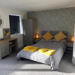 The Snug At Parley West Parley