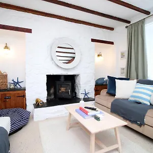 Little Gem In The Mumbles! Fishermans With Log Burner, Dog Friendly And Welcome Breakfast Hamper! The Mumbles